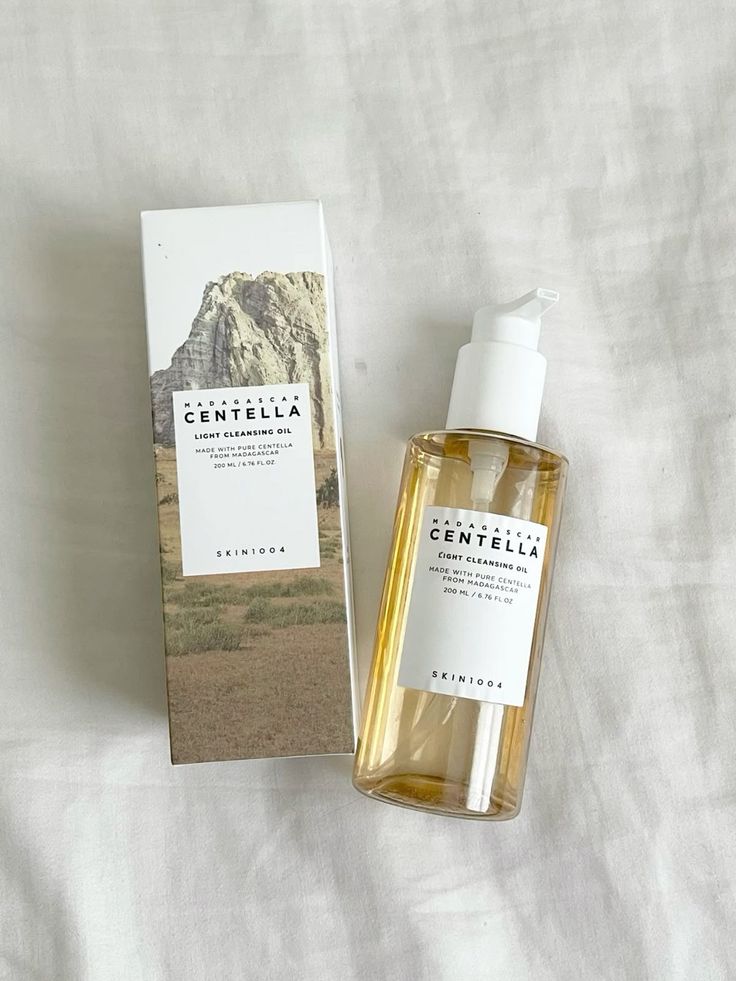 MADAGASCAR CENTELLA LIGHT CLEANSING OIL